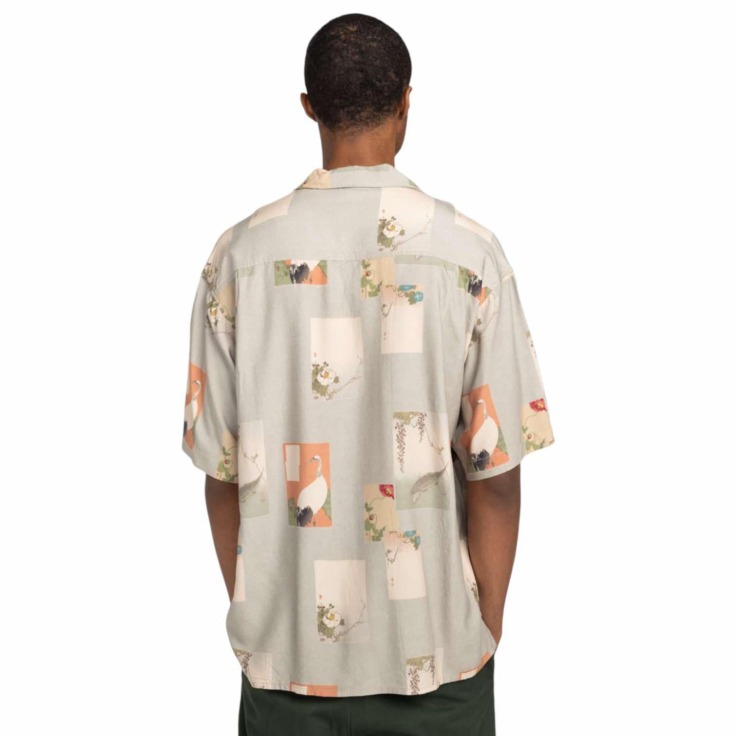 49c7a490-00d6-4546-8c38-7e9a3f323a76 element_resort_shirt